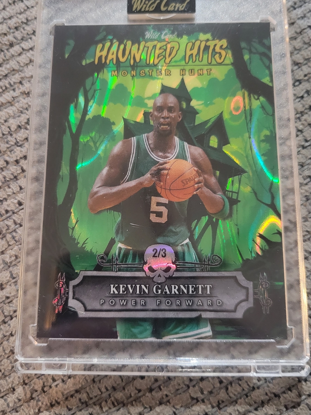 Haunted Hits Kevin Garnett Green Basketball Collector Card